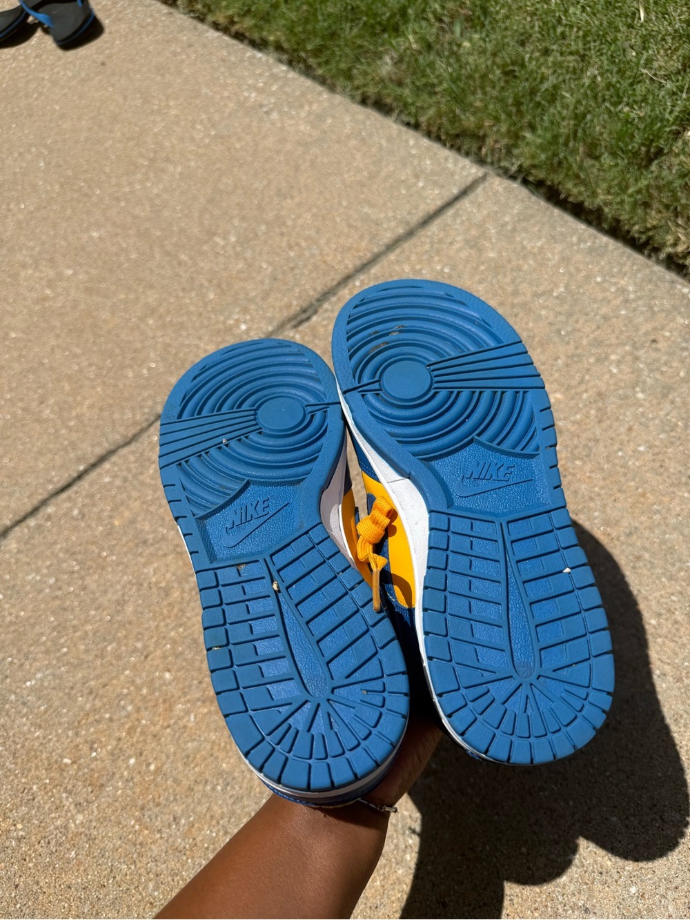 Women’s Nike Dunk Low UCLA - Picture 7 of 7